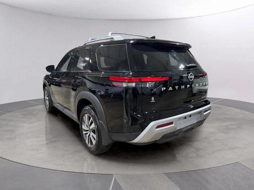 2024 Nissan Pathfinder SL 4WD