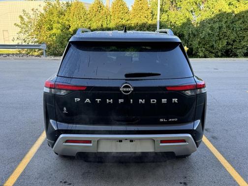 2024 Nissan Pathfinder SL 4WD