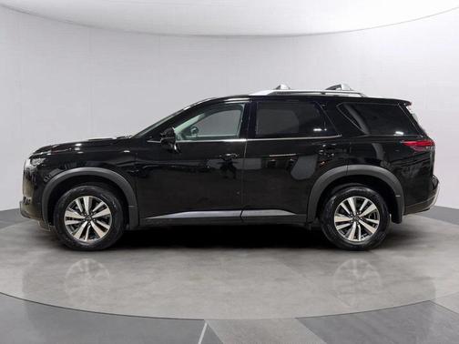 2024 Nissan Pathfinder SL 4WD