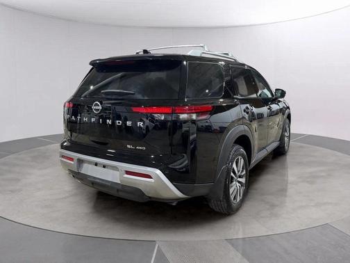 2024 Nissan Pathfinder SL 4WD