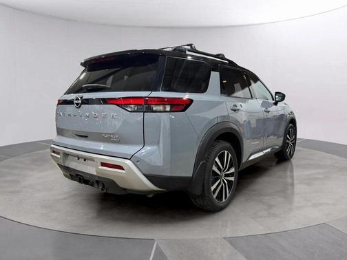2024 Nissan Pathfinder Platinum 4WD