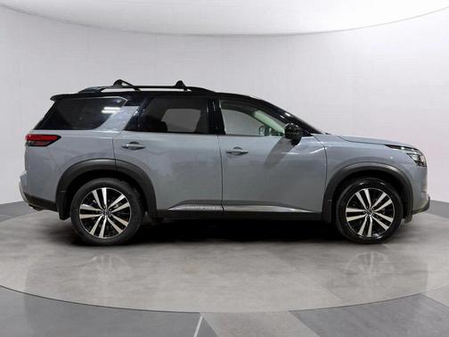 2024 Nissan Pathfinder Platinum 4WD