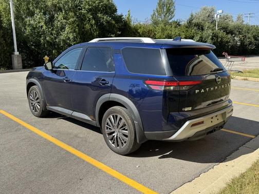 2022 Nissan Pathfinder SL 4WD