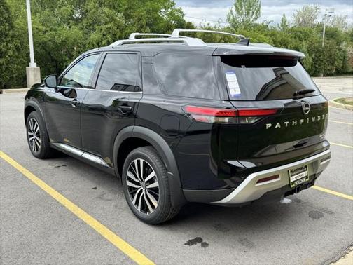 2025 Nissan Pathfinder Platinum 4WD