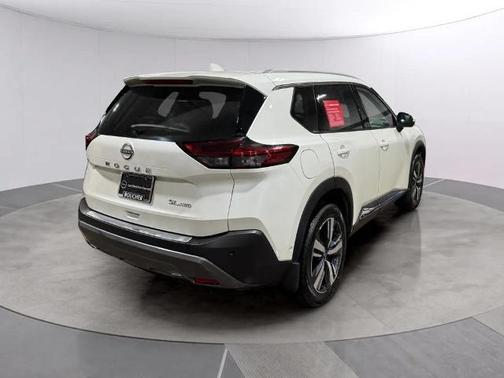 White 2023 Nissan Rogue SL