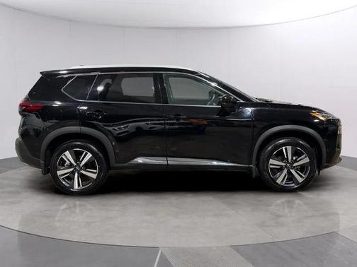 Black 2023 Nissan Rogue SL