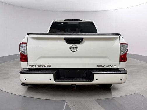 2023 Nissan Titan SV