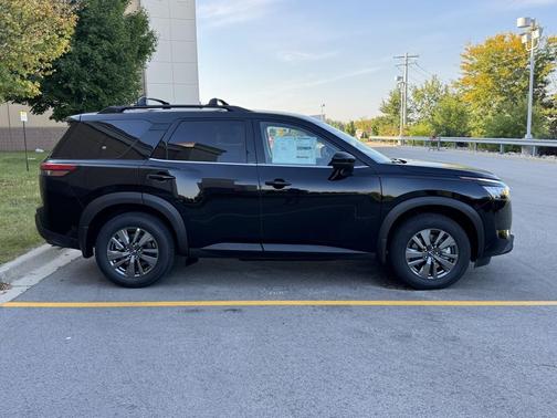 2025 Nissan Pathfinder SV 4WD