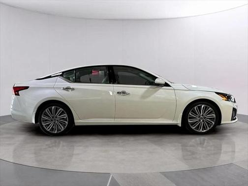 2024 Nissan Altima 2.5 SL