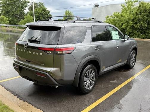 2025 Nissan Pathfinder SV 4WD