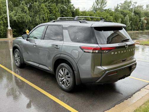 2025 Nissan Pathfinder SV 4WD