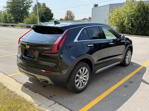 2023 Cadillac XT4 Premium Luxury