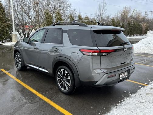 2026 Nissan Pathfinder Platinum