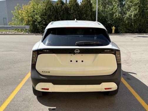 2025 Nissan Kicks SV