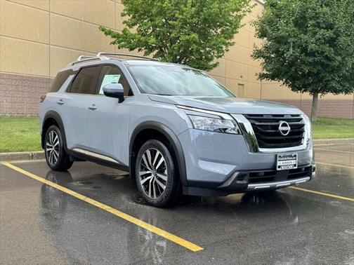 2025 Nissan Pathfinder Platinum 4WD