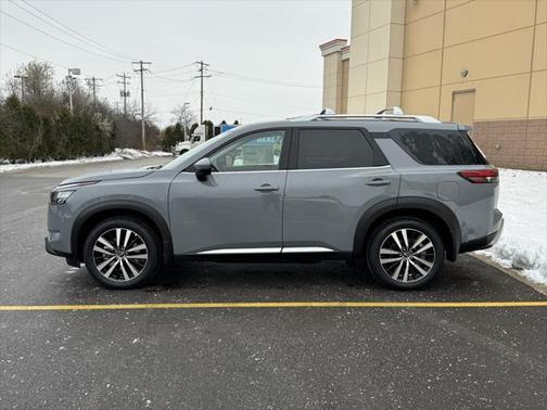 2025 Nissan Pathfinder Platinum 4WD