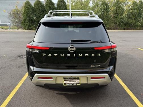 2025 Nissan Pathfinder SL 4WD