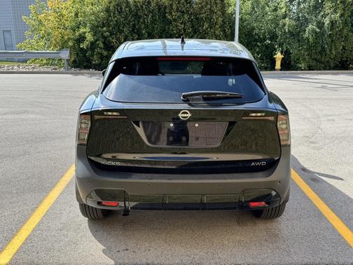 2025 Nissan Kicks SV