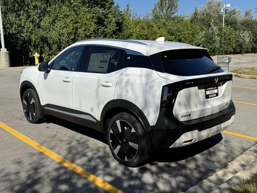 2025 Nissan Kicks SR