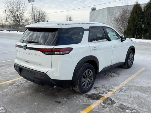 2025 Nissan Pathfinder S 4WD