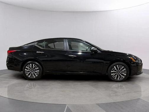 Black 2025 Nissan Altima SV