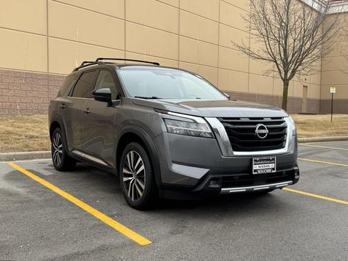 2023 Nissan Pathfinder Platinum