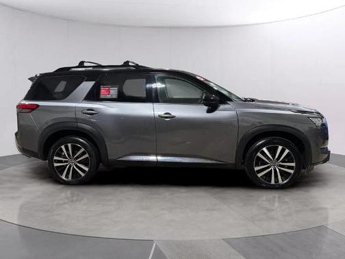 2 Tone Gun / Black Roof 2023 Nissan Pathfinder Platinum