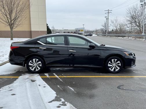 2025 Nissan Altima S FWD