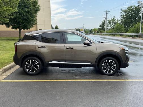 2025 Nissan Kicks SV