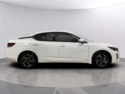 Cloud White 2025 Nissan Sentra SV