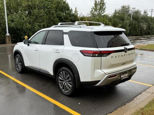 2025 Nissan Pathfinder SL 4WD