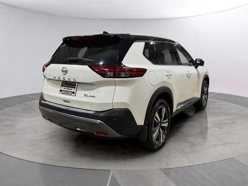 White 2023 Nissan Rogue Platinum