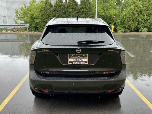 2025 Nissan Kicks SR