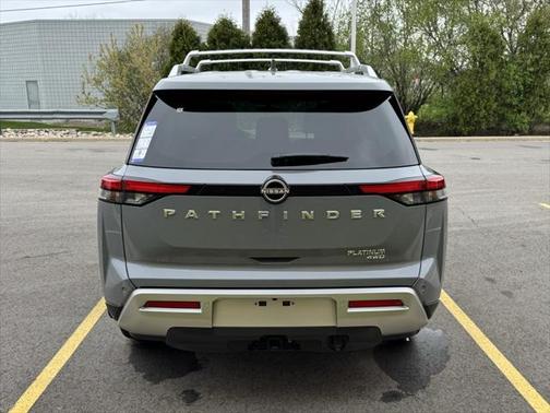 2025 Nissan Pathfinder Platinum 4WD