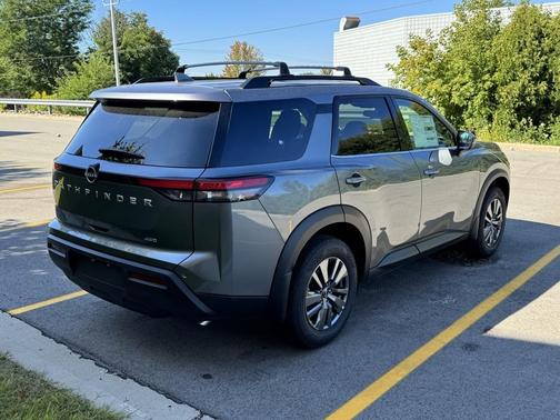 2025 Nissan Pathfinder SV 4WD