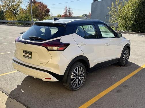 2022 Nissan Kicks SV