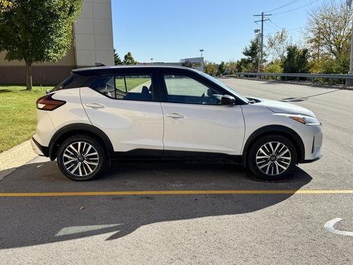2022 Nissan Kicks SV