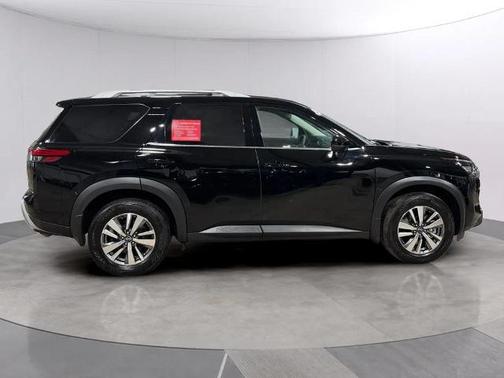 Black 2025 Nissan Pathfinder SL