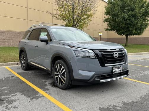 2025 Nissan Pathfinder Platinum 4WD