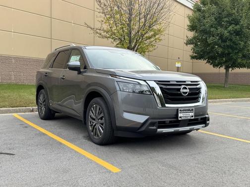 2025 Nissan Pathfinder SL 4WD