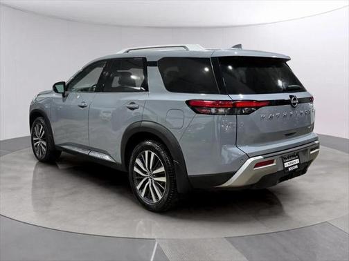 2022 Nissan Pathfinder Platinum 4WD