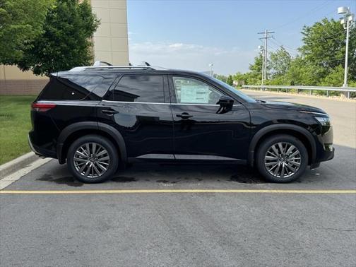 2025 Nissan Pathfinder SL 4WD