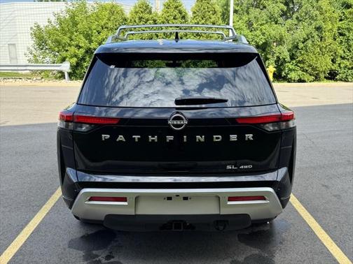 2025 Nissan Pathfinder SL 4WD