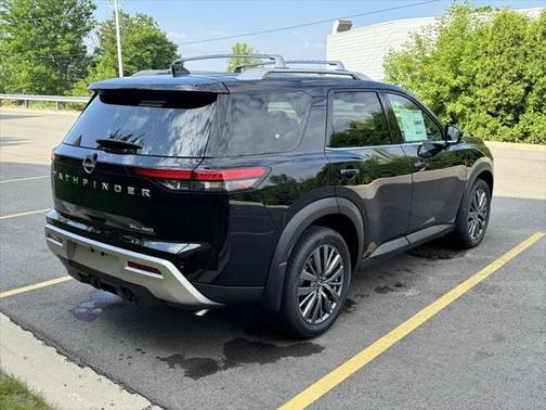 2025 Nissan Pathfinder SL 4WD