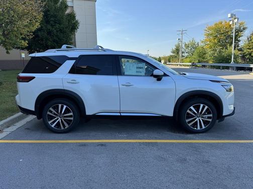2025 Nissan Pathfinder Platinum 4WD