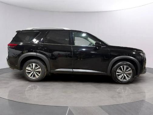 Black 2025 Nissan Pathfinder SL