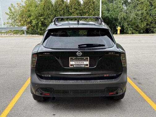 2026 Nissan Kicks SR