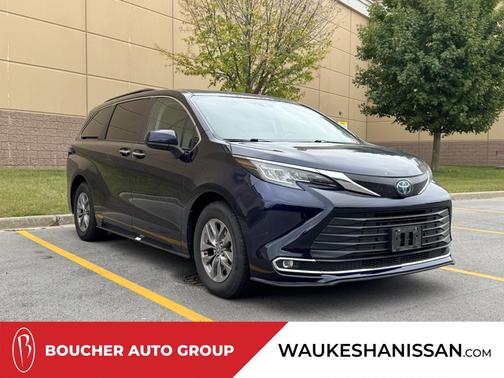 2023 Toyota Sienna XLE 8 Passenger