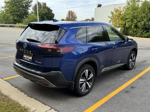 2022 Nissan Rogue SL