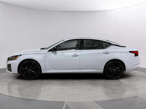 2023 Nissan Altima SR FWD